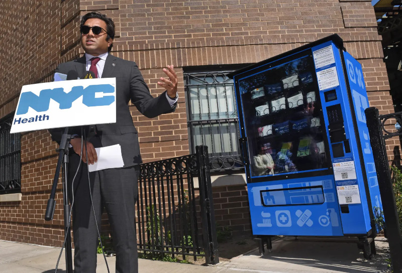 В Нью-Йорке установлен первый бесплатный вендинг-автомат для наркоманов