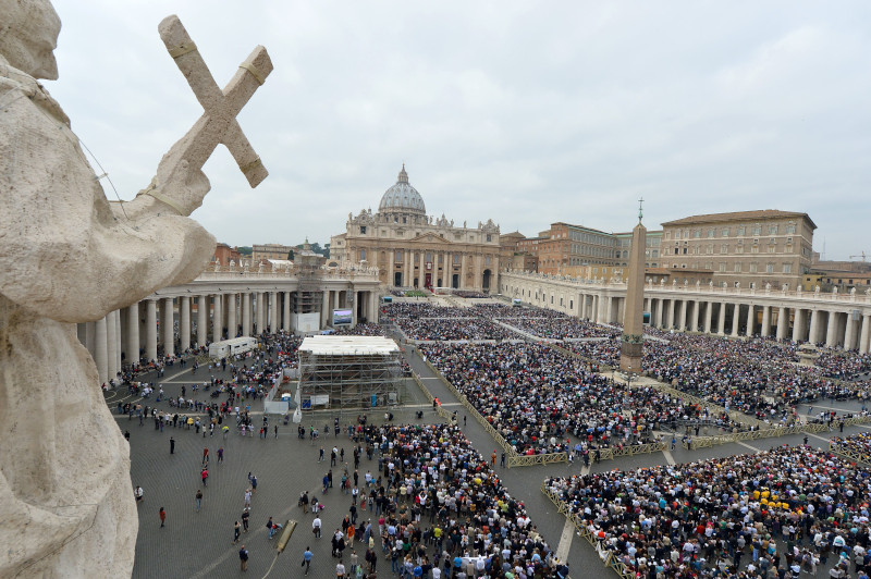 Ватикан не признал решение Папы Римского об однополых парах одобрением гомосексуализма