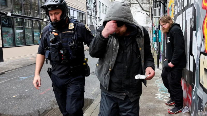 AP: штат Орегон возвращает уголовную ответственность за наркотики
