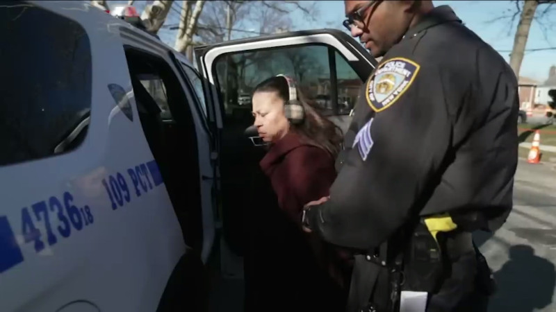 Домовладелица из нью-йоркского Квинса была арестована за препятствование сквоттерам
