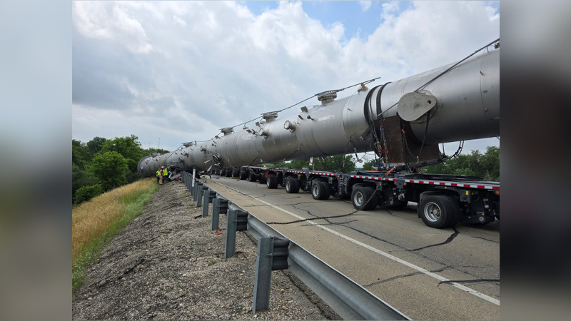 Fox News: негабаритный груз весом в 159 тонн раздавил автомобиль на автостраде в Техасе